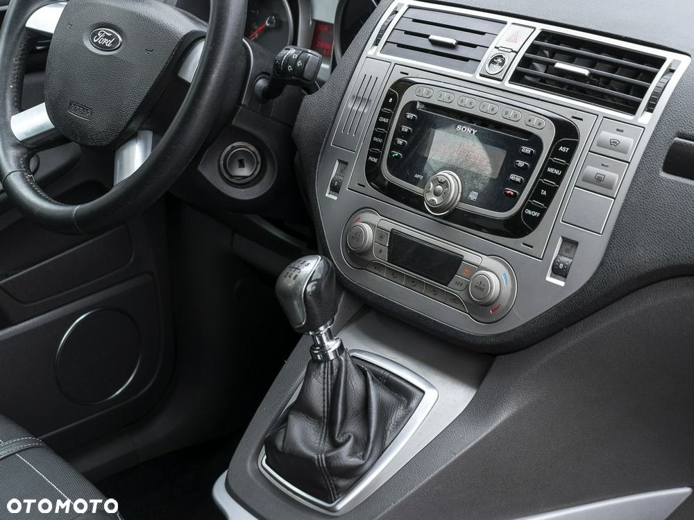 Ford Kuga 2.0 TDCi 2x4 Titanium - 15