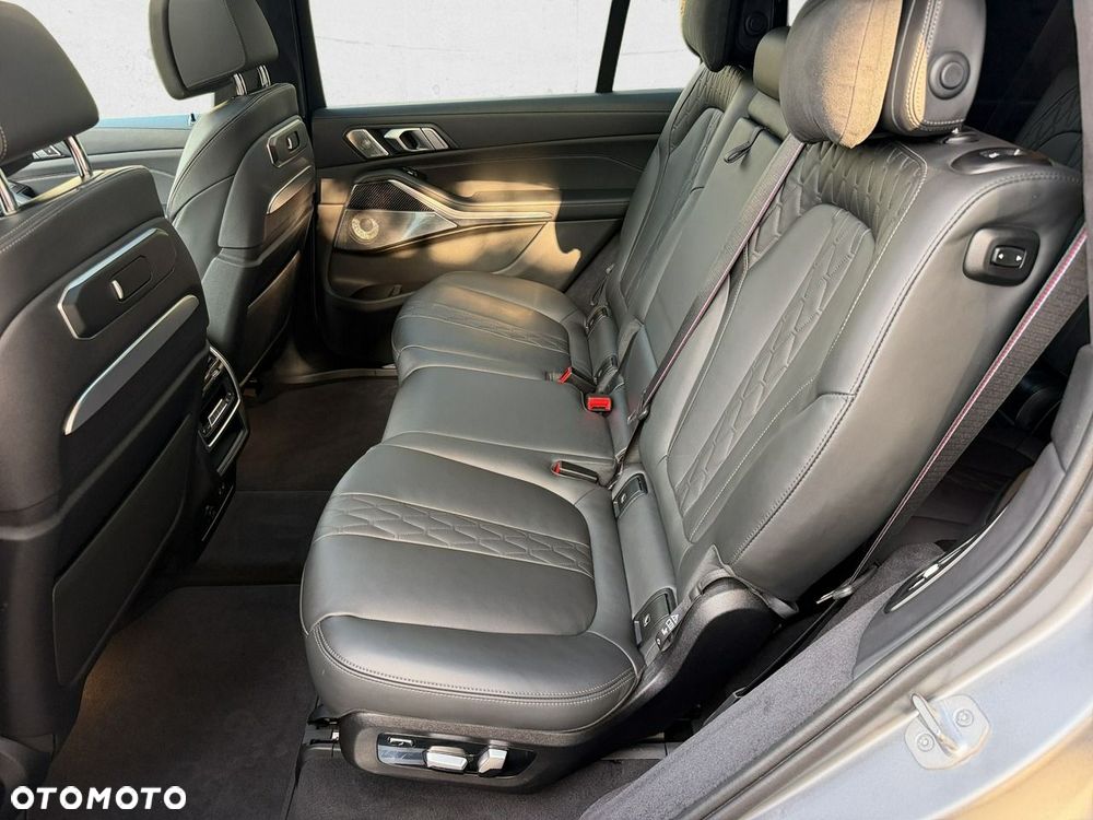 BMW X7 2023