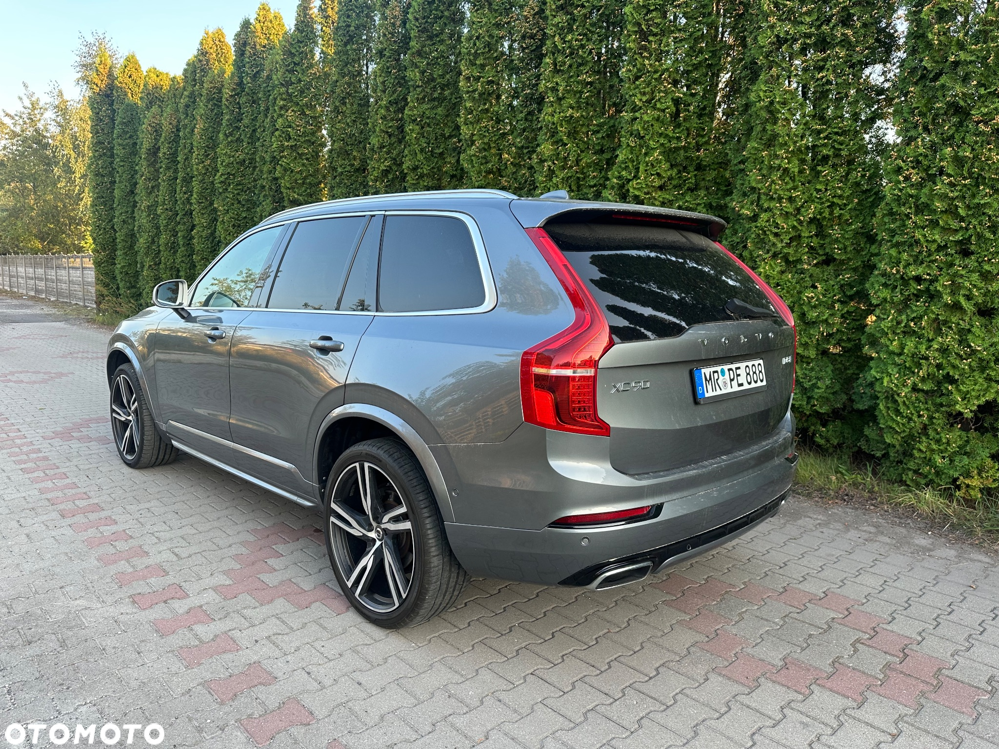 Volvo XC 90 D5 AWD R-Design - 2