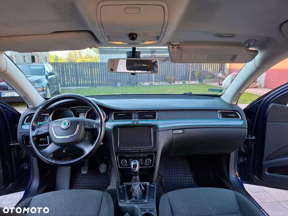 Skoda Superb 2.0 TDI Active - 14