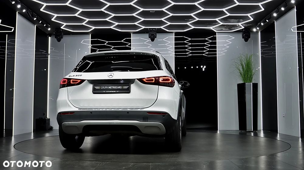 Mercedes-Benz GLA 200 - 8