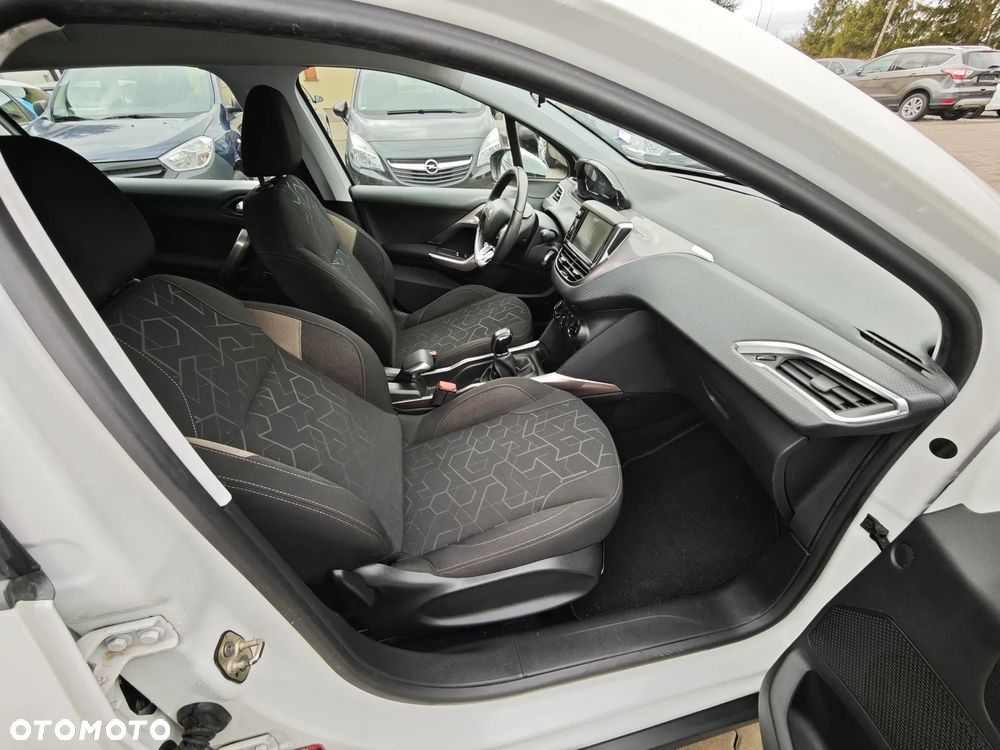 Peugeot 2008 1.6 VTi Style - 24