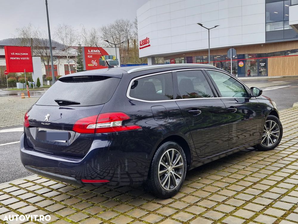 Peugeot 308 1.2 L PureTech Turbo Allure - 4