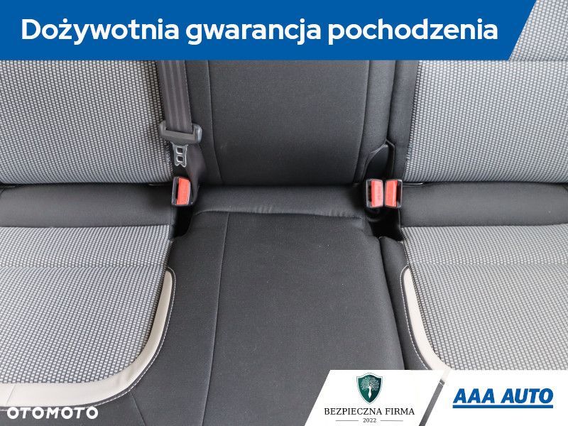 Kia Ceed - 11