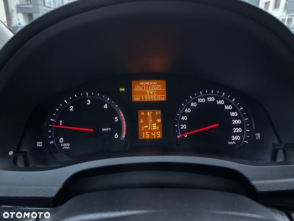 Toyota Avensis Combi 2.0 D-4D - 13