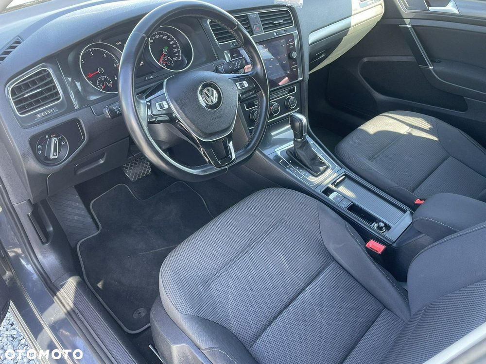 Volkswagen Golf - 11