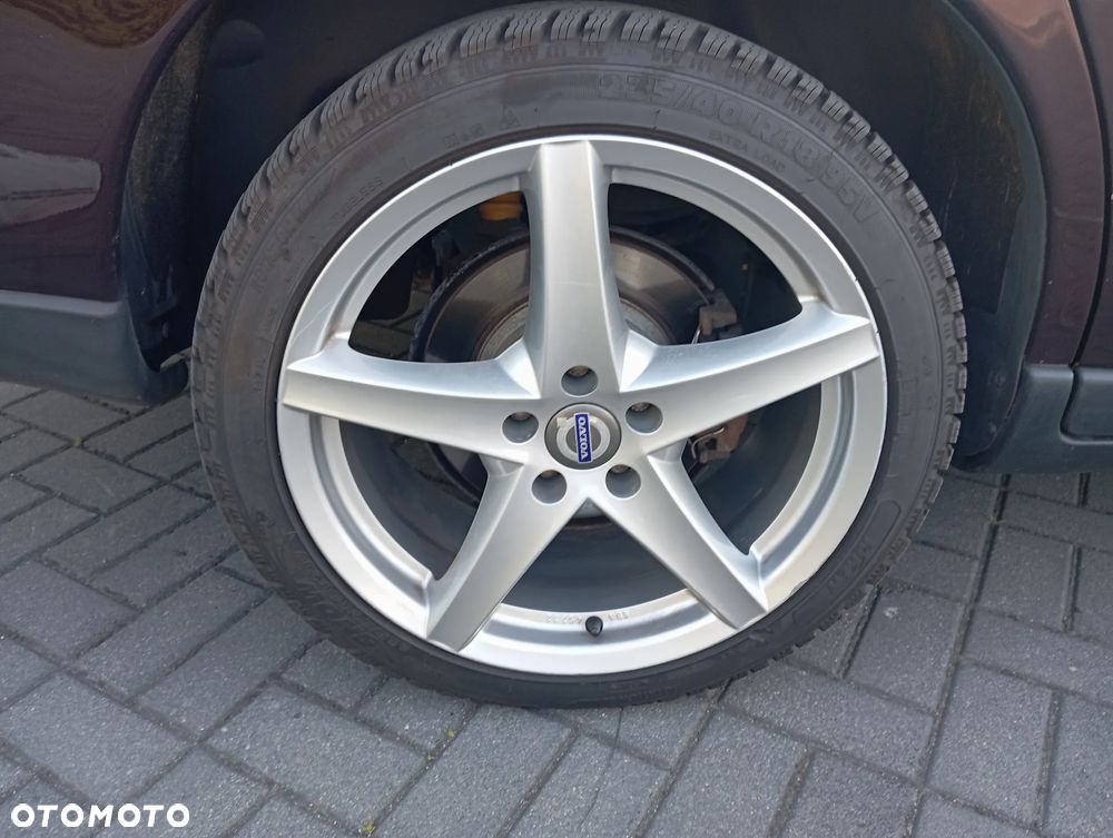 Volvo V70 D5 AWD Momentum - 9