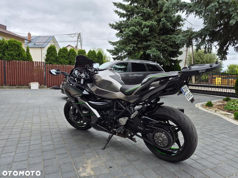 Kawasaki Ninja H2 SX - 16