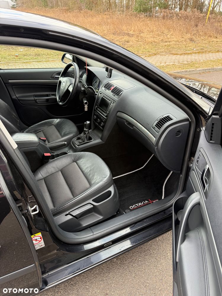 Skoda Octavia 1.8 TSI Ambiente - 12
