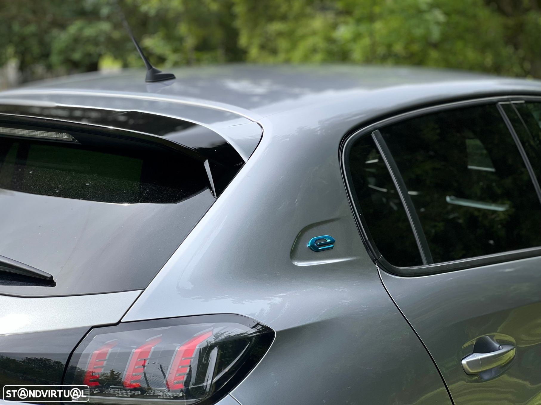 Peugeot e-208 Allure Pack - 14