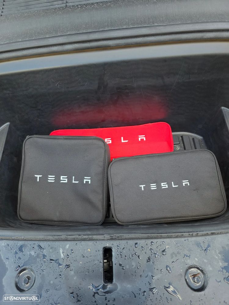 Tesla Model Y Long Range Dual Motor AWD - 14