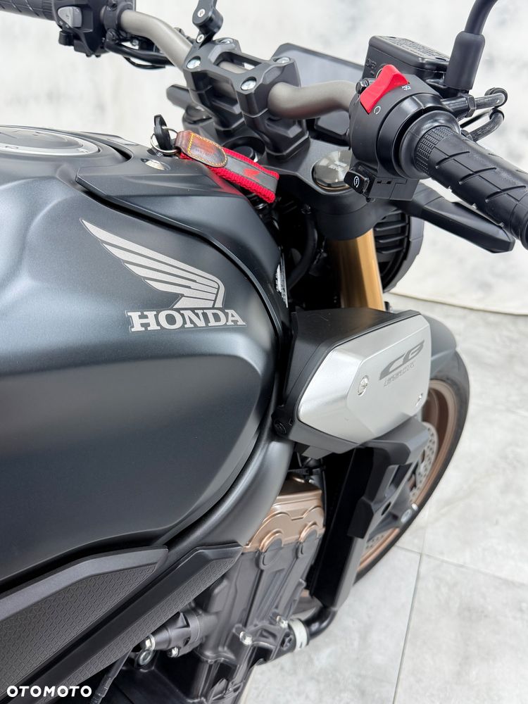 Honda CB - 12
