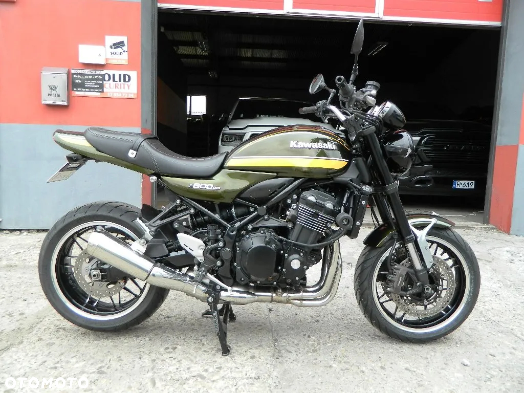 Kawasaki Z 900 RS - 4