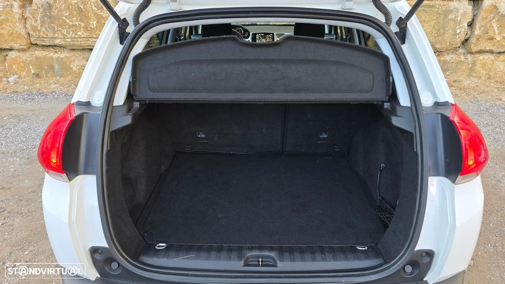 Peugeot 2008 1.6 BlueHDi Style - 25