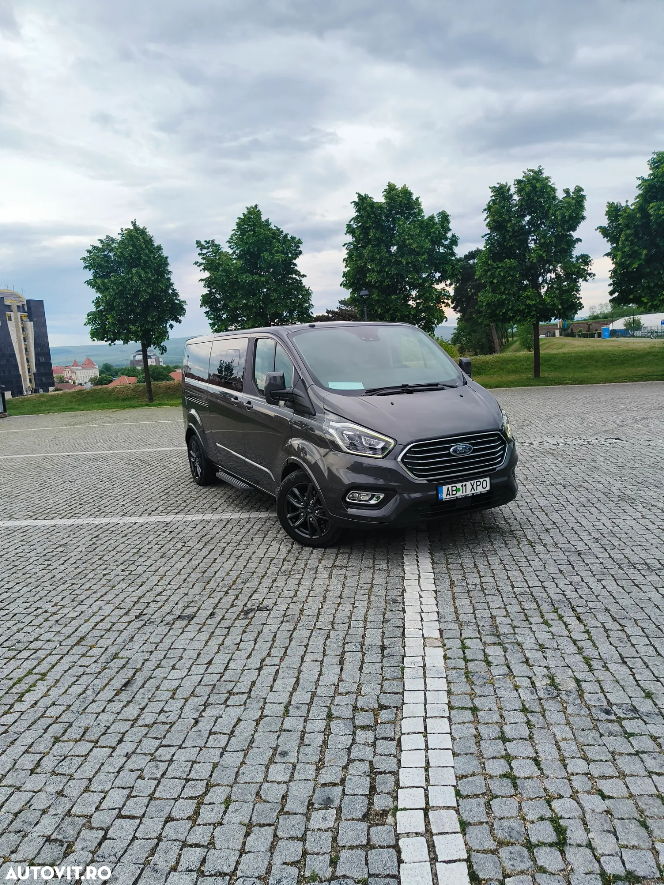 Ford Tourneo Custom - 2