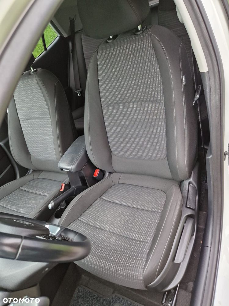 Kia Stonic - 28