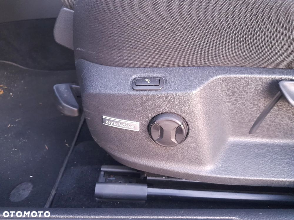 Volkswagen Golf - 23
