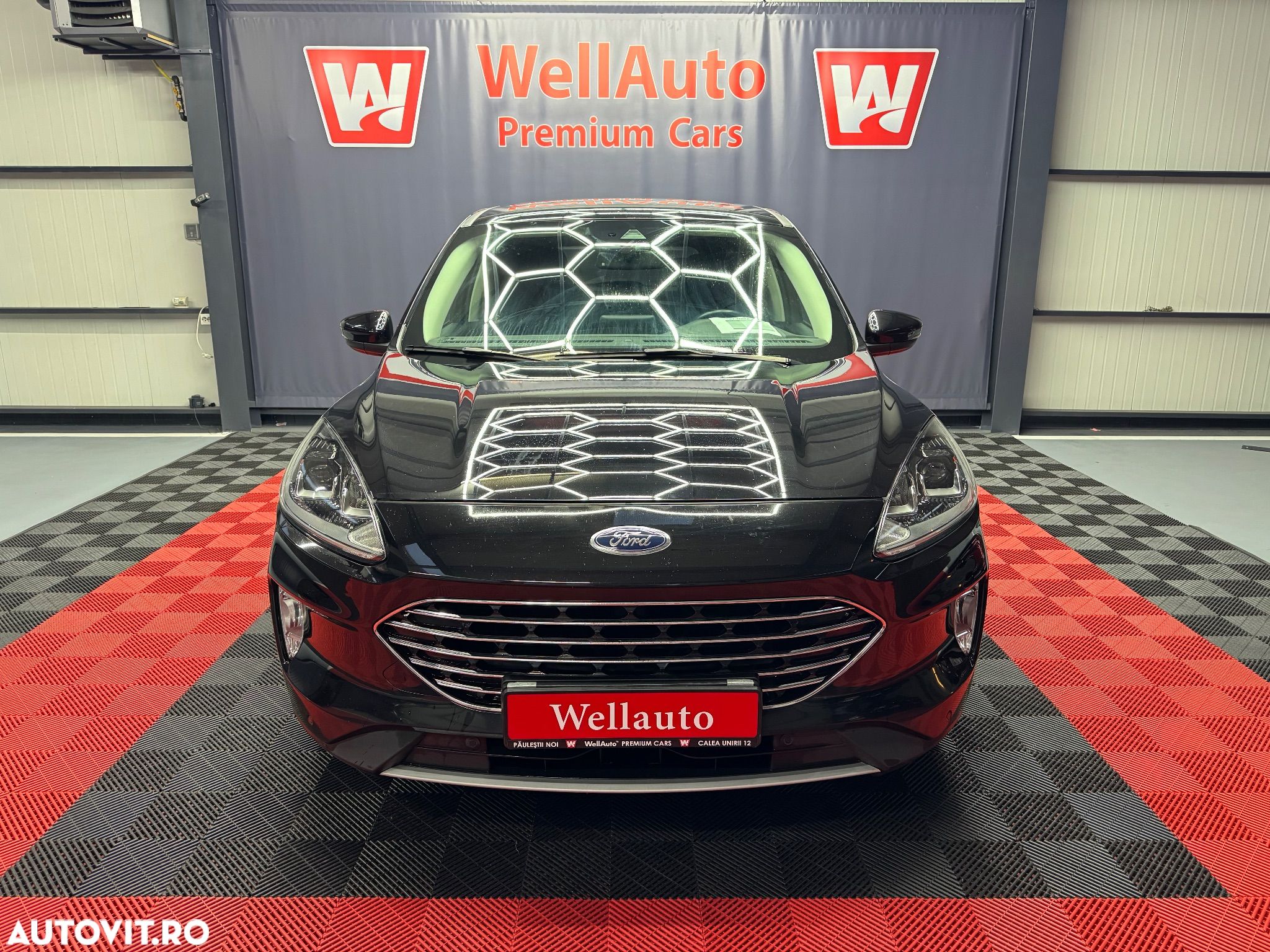 Ford Kuga - 1