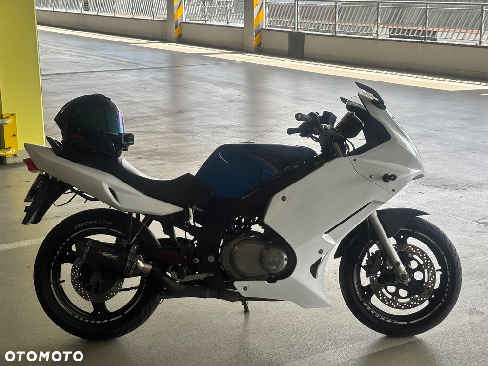 Suzuki GS - 4