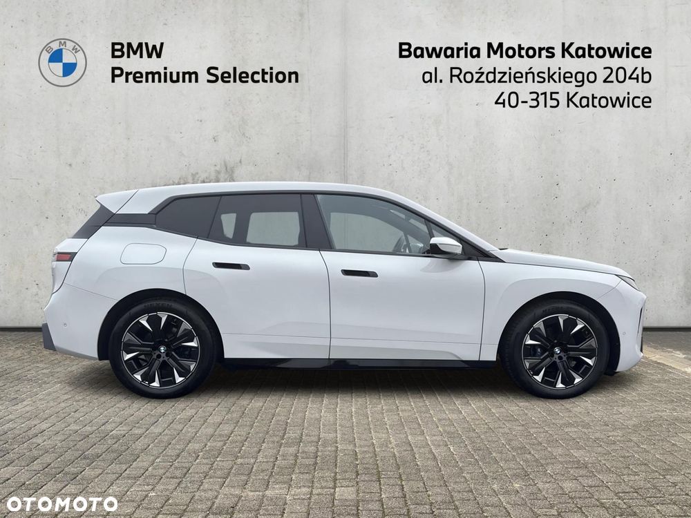 BMW iX - 18