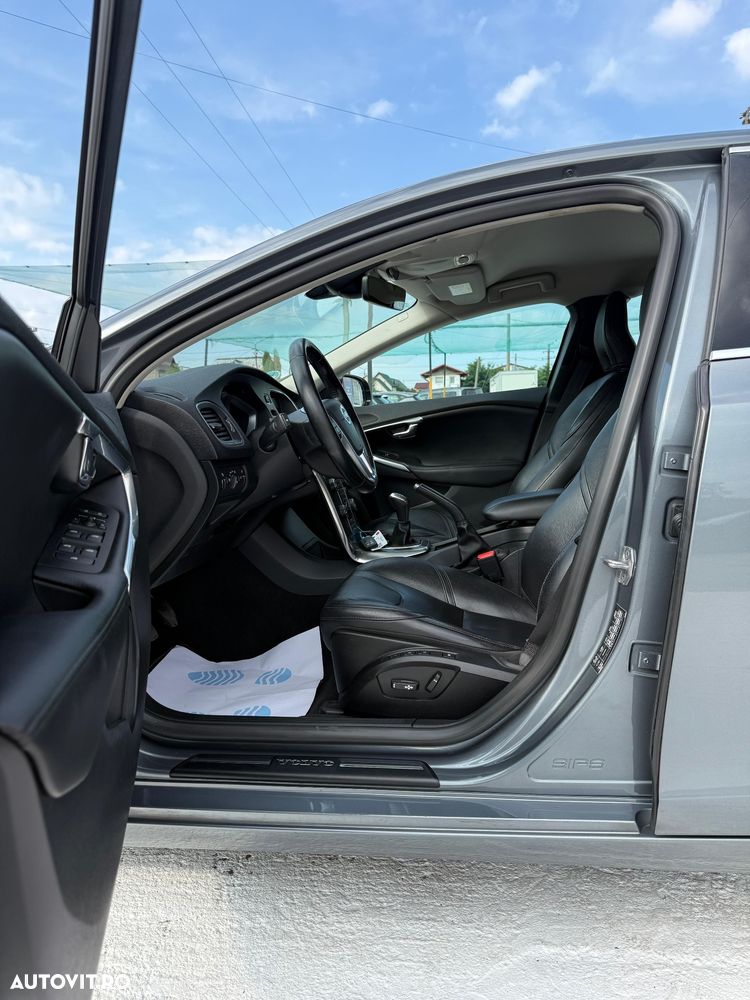 Volvo V40 D4 Inscription - 14