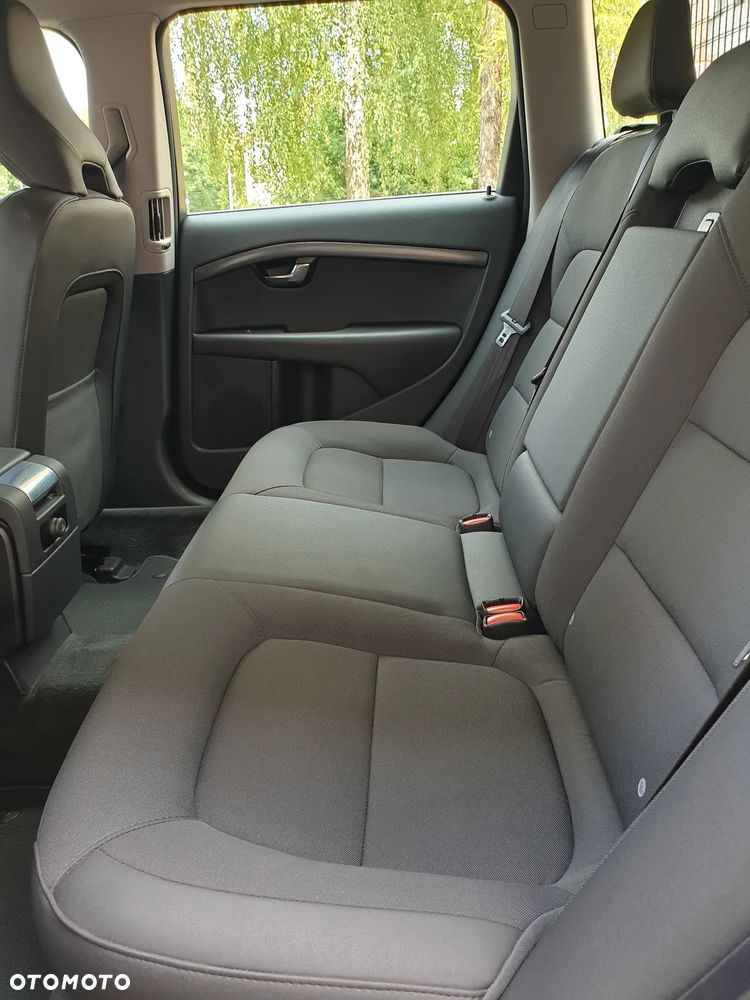 Volvo V70 D2 Linje Classic - 36