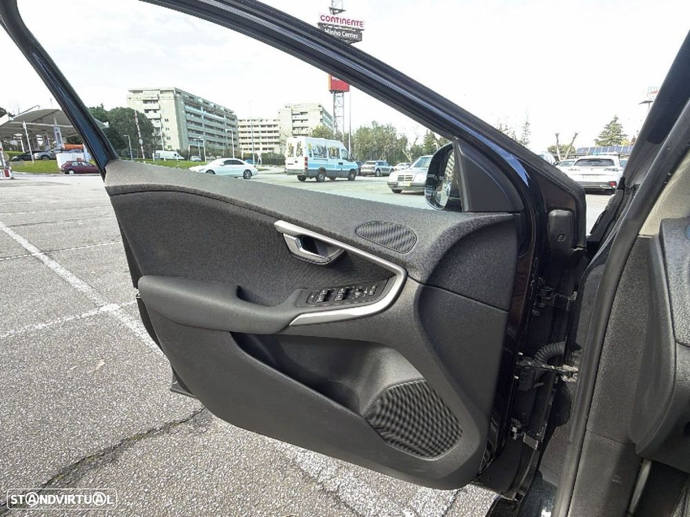 Volvo V40 1.6 D2 R-Design - 14