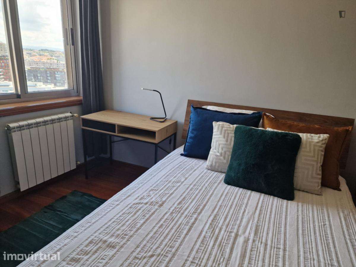 Quarto - localizado em Aveiro - Grande imagem: 2/21