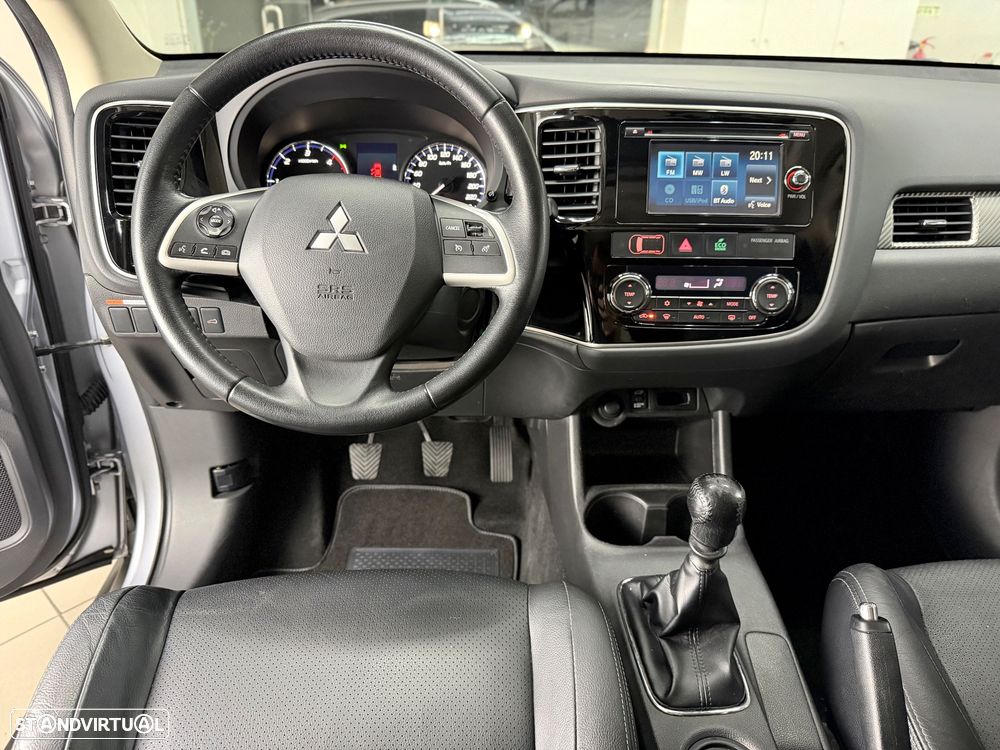Mitsubishi Outlander 2.2 DI-D Intense - 17