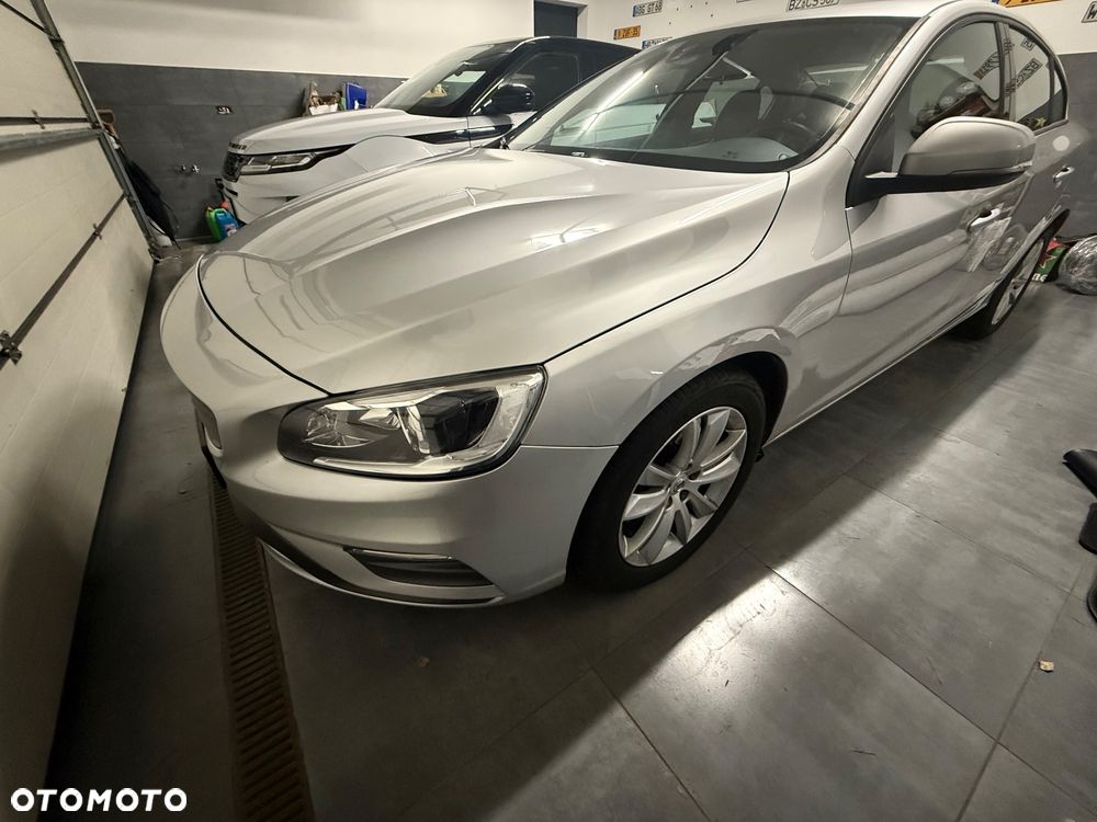Volvo S60 - 1