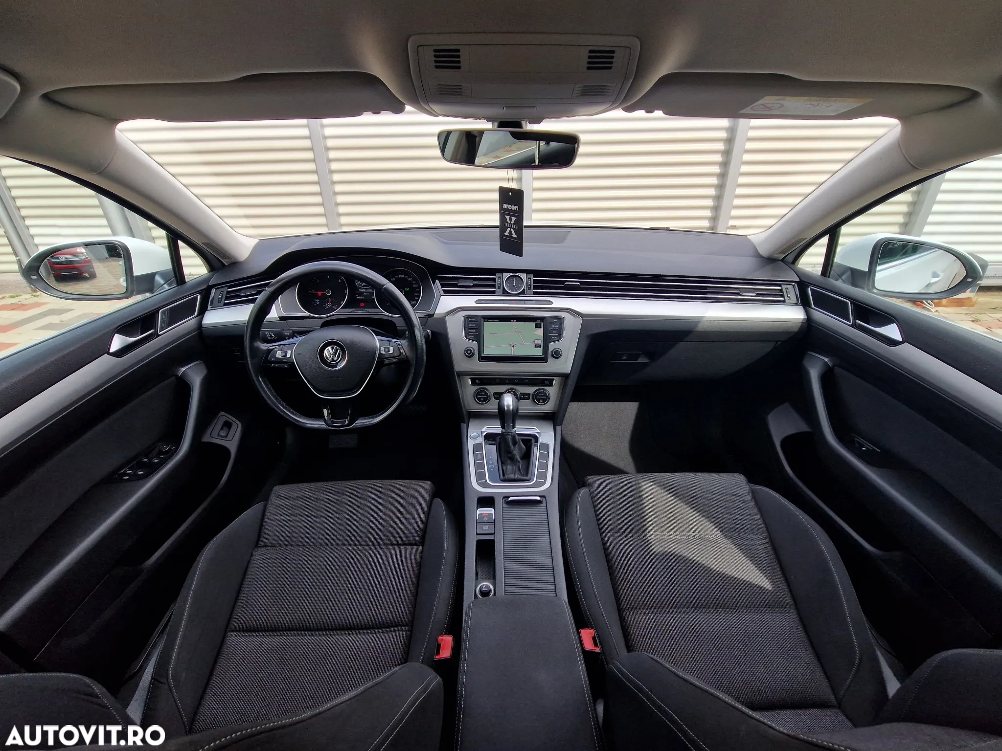 Volkswagen Passat - 8