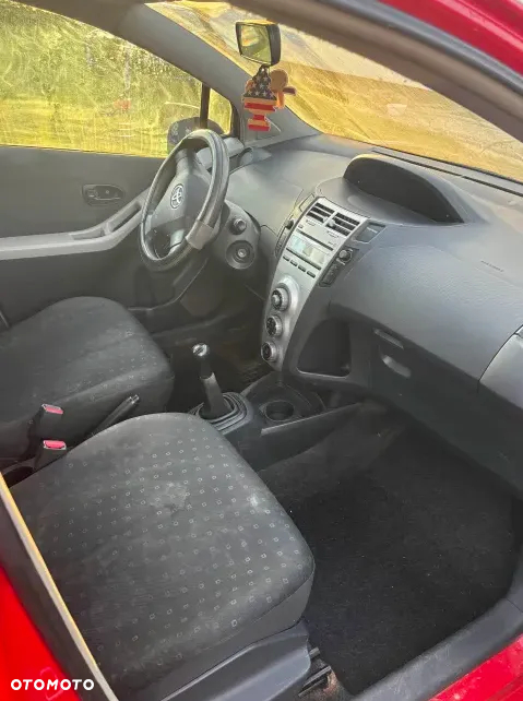 Toyota Yaris - 8