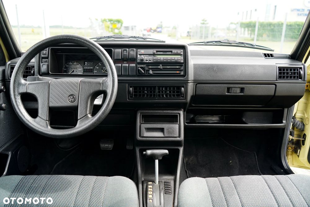Volkswagen Golf - 26