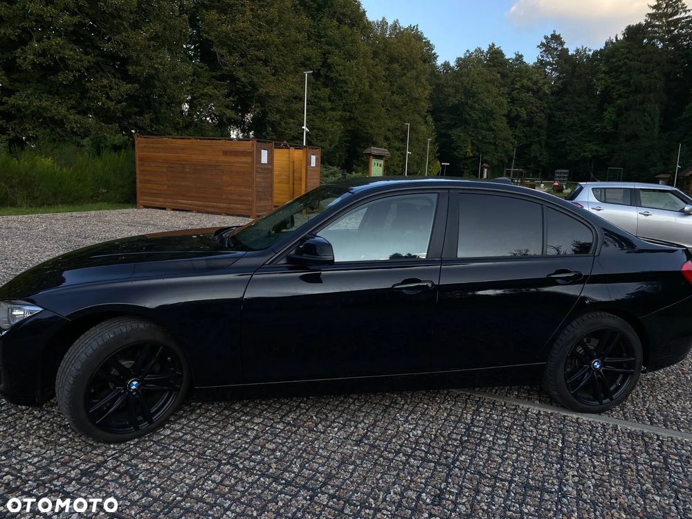 BMW Seria 3 318d - 5