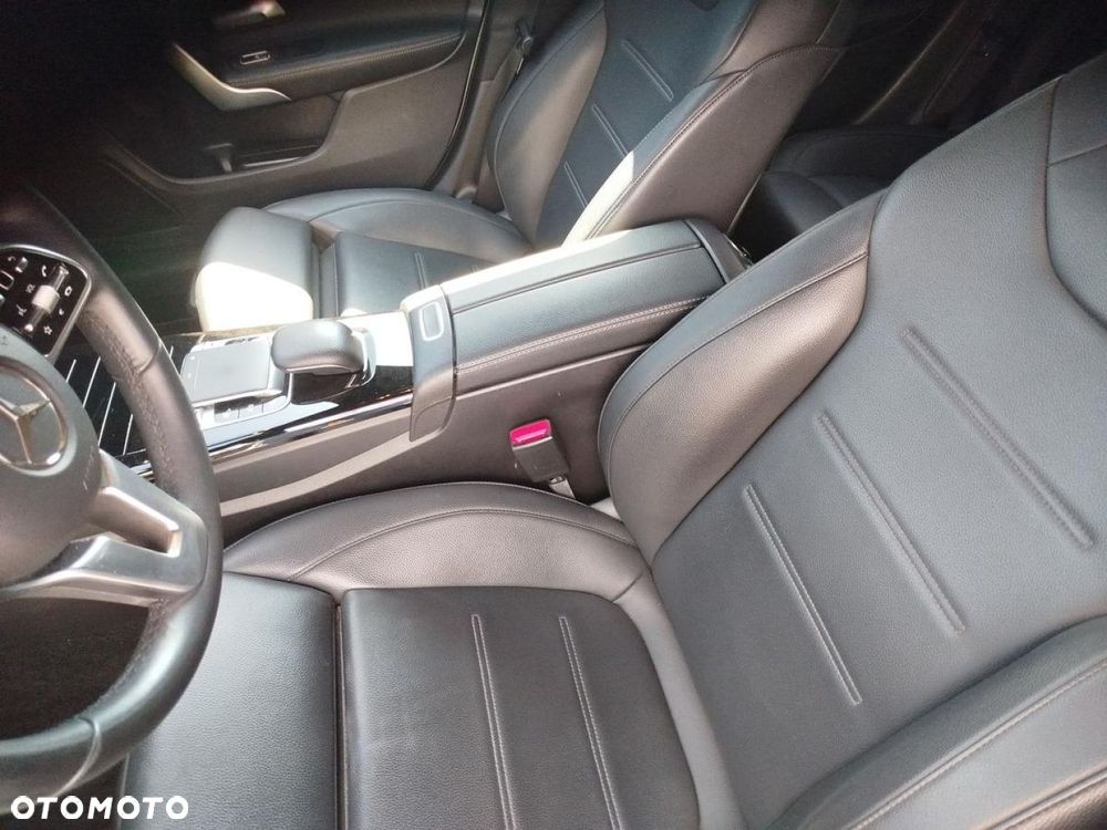 Mercedes-Benz CLA - 12
