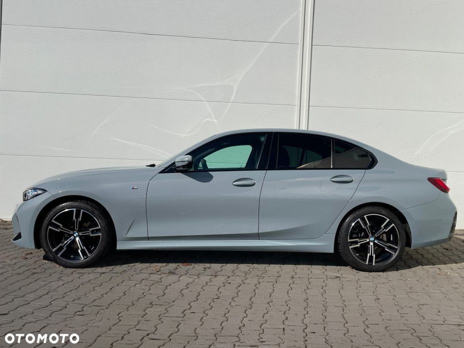 BMW Seria 3 330i xDrive M Sport - 3