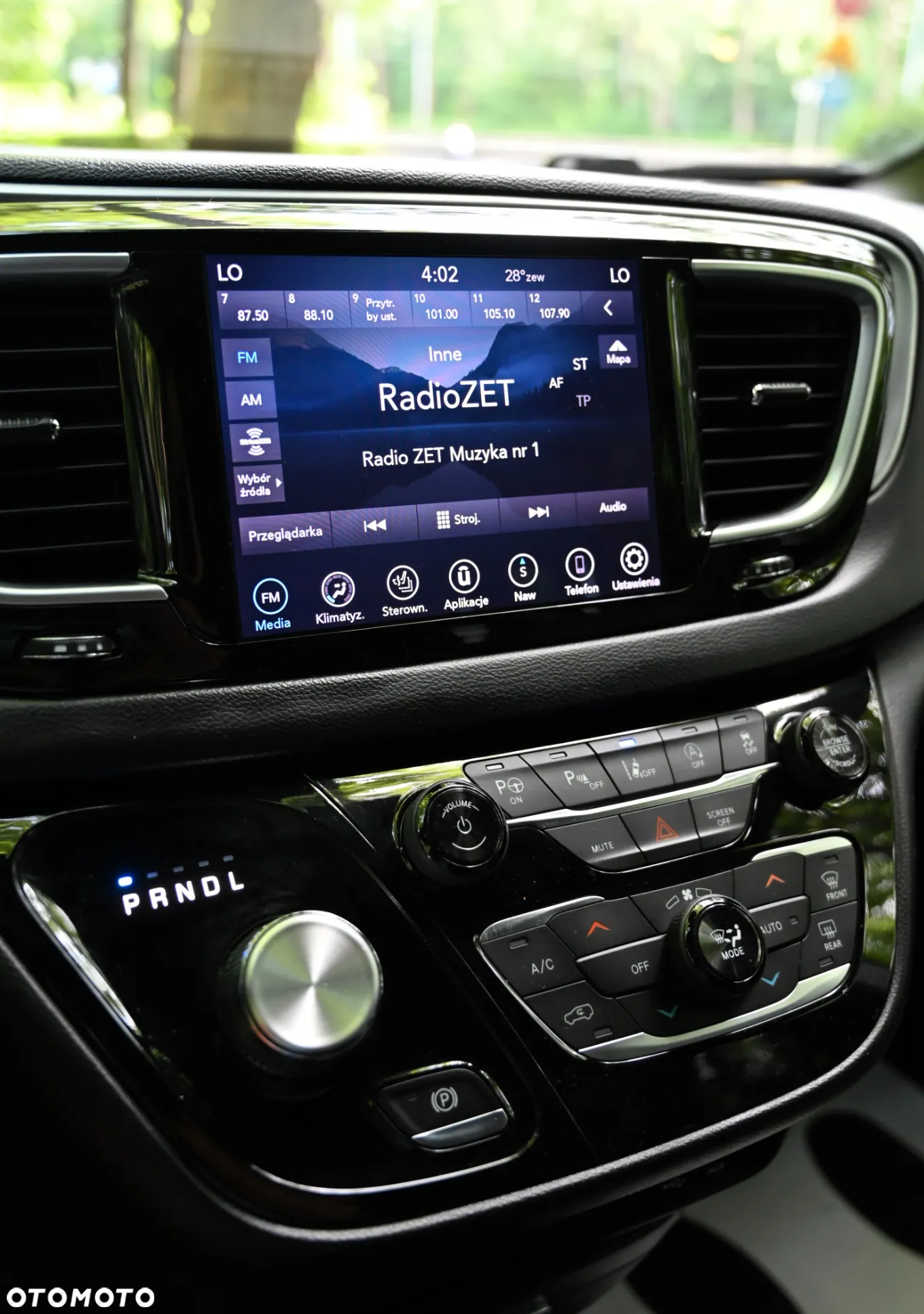 Chrysler Pacifica - 30
