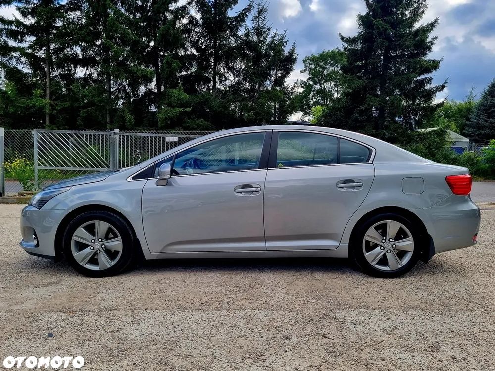 Toyota Avensis 1.8 Premium - 8