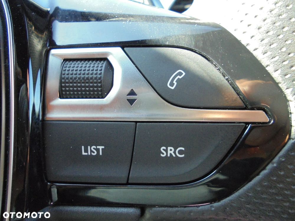 Peugeot 3008 Hybrid4 300 e-EAT8 GT Pack - 41