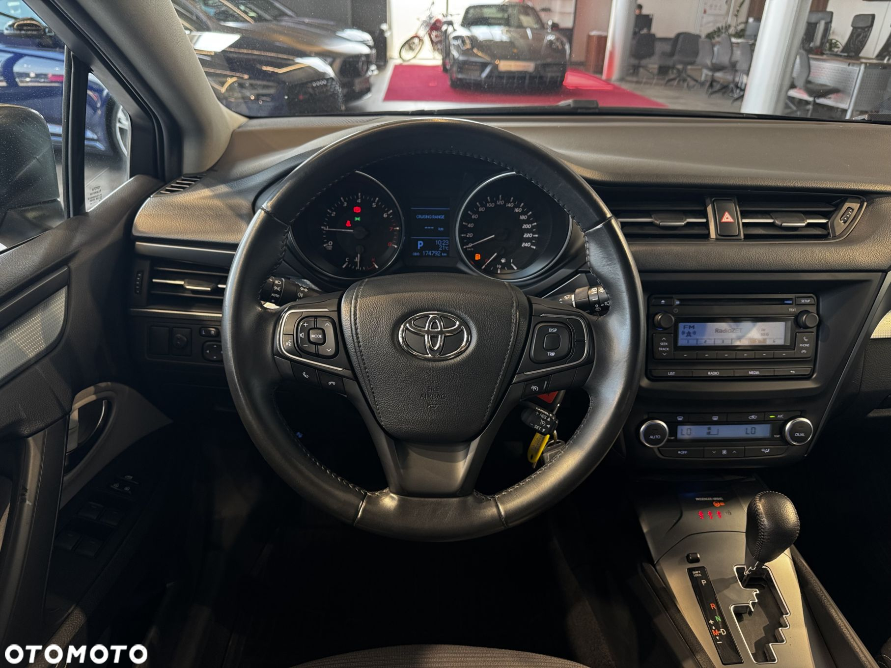 Toyota Avensis - 17