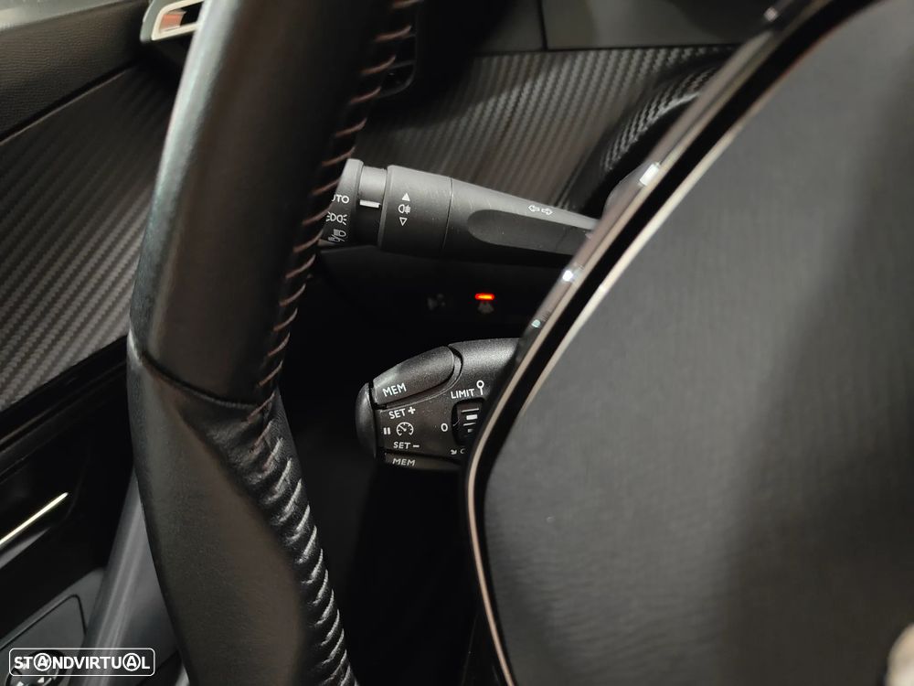 Peugeot 2008 1.2 PureTech Allure - 55