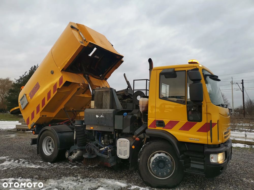 Iveco Eurocargo 180e25 zamiatarka Johanston VT800 - 26