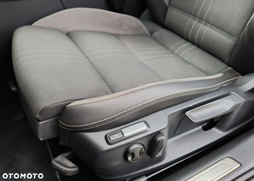 Volkswagen Passat - 13