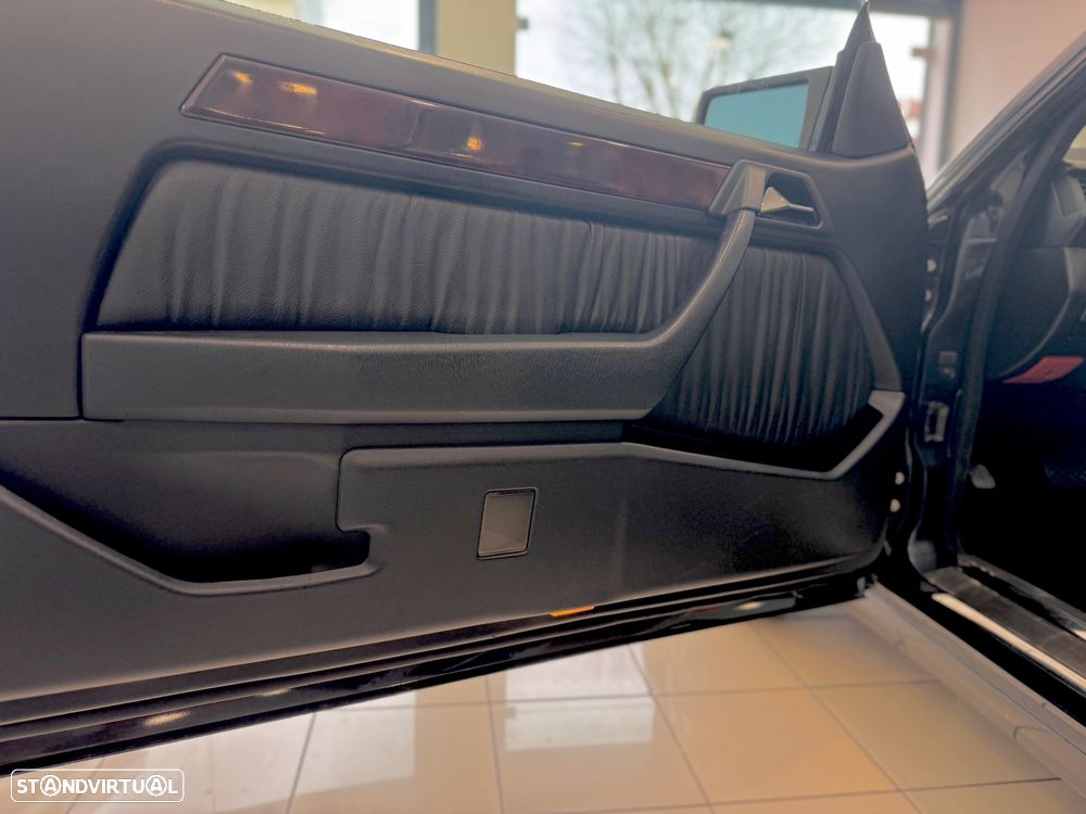 Mercedes-Benz E 320 - 21