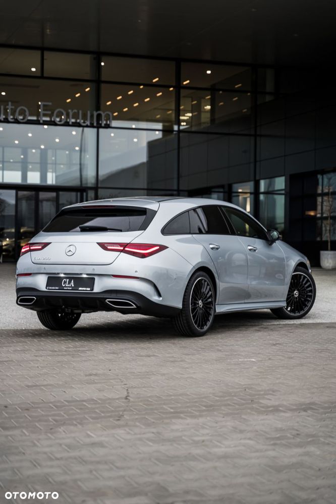 Mercedes-Benz CLA - 12