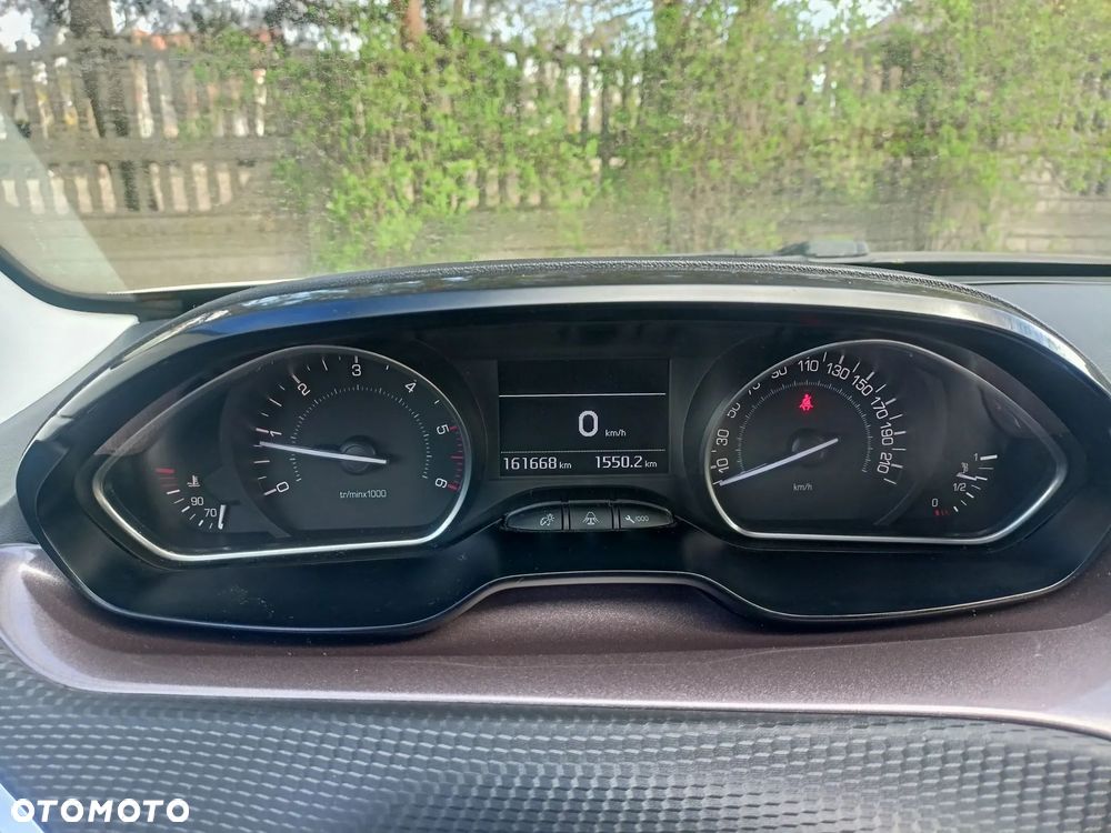 Peugeot 2008 - 6