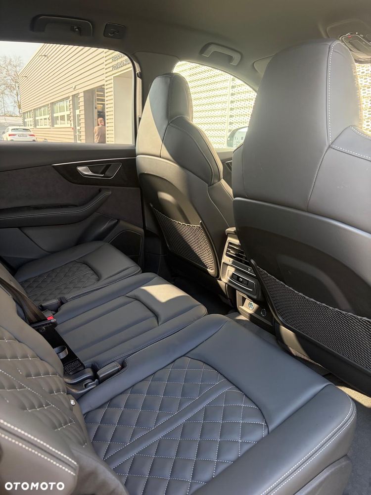 Audi Q7 TFSI e PHEV 290 kW Quattro S Line Tiptr - 14