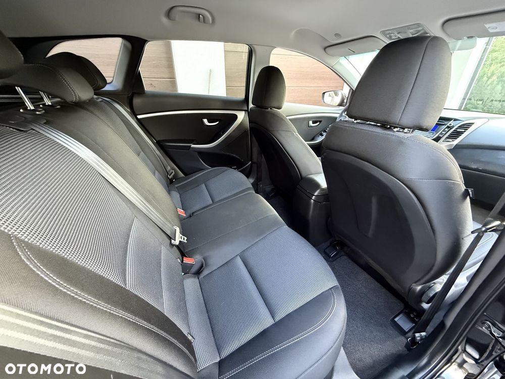 Hyundai i30 i30cw 1.6 Fifa World Cup Edition - 24