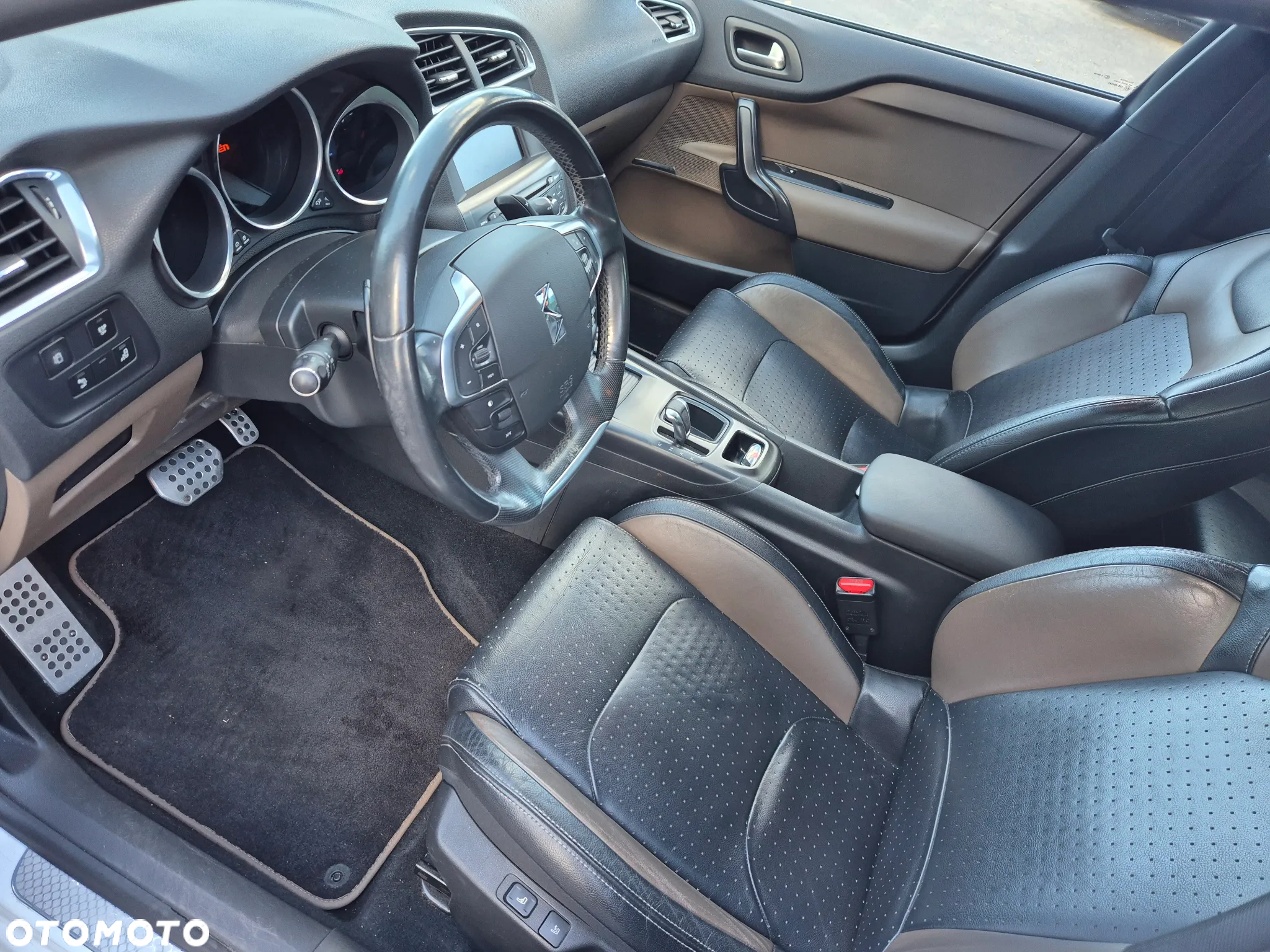 Citroën DS4 1.6 THP SoChic MCP - 10