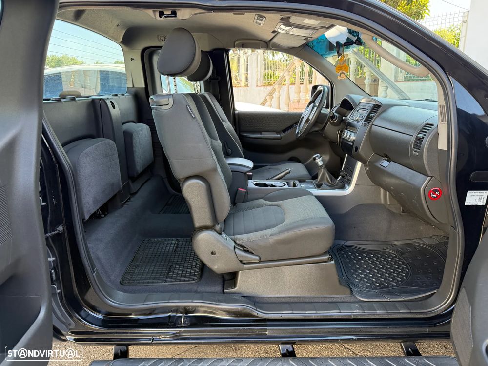 Nissan Navara 2.5 dCi KC SE 4WD - 28